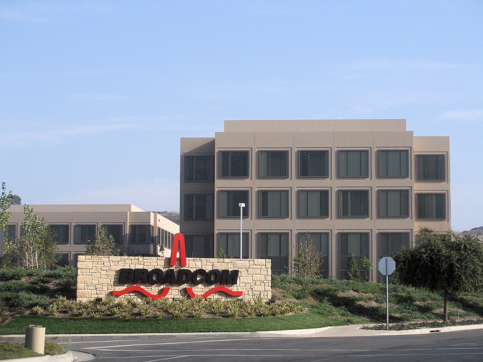 Imagem de referência de Broadcom, descrito nos dados abertos como empresa americana de semicondutores adquirida por Avago Technologies em 2016