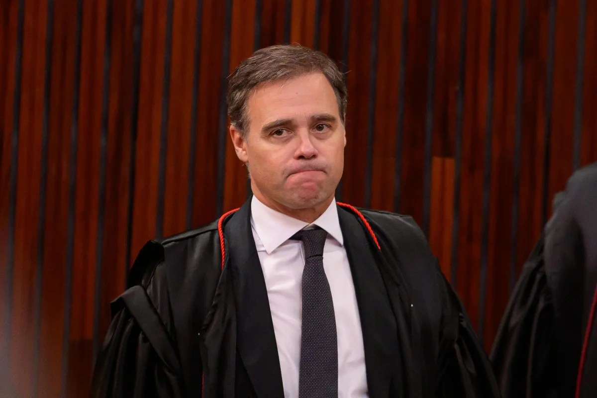 PGR avalia quebra de sigilo de instituto de Mendonça a pedido de Lindbergh