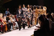 Louback, Sun Rose e George Azevedo levam moda autoral ao Metrópoles Catwalk