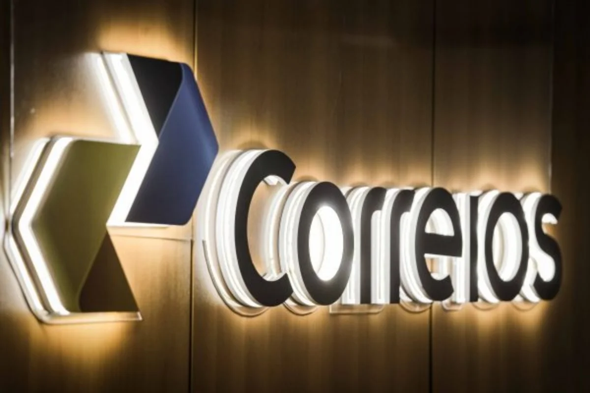 Sede dos Correios e detalhes de agência da empresa, no Setor Bancário Norte, em Brasília