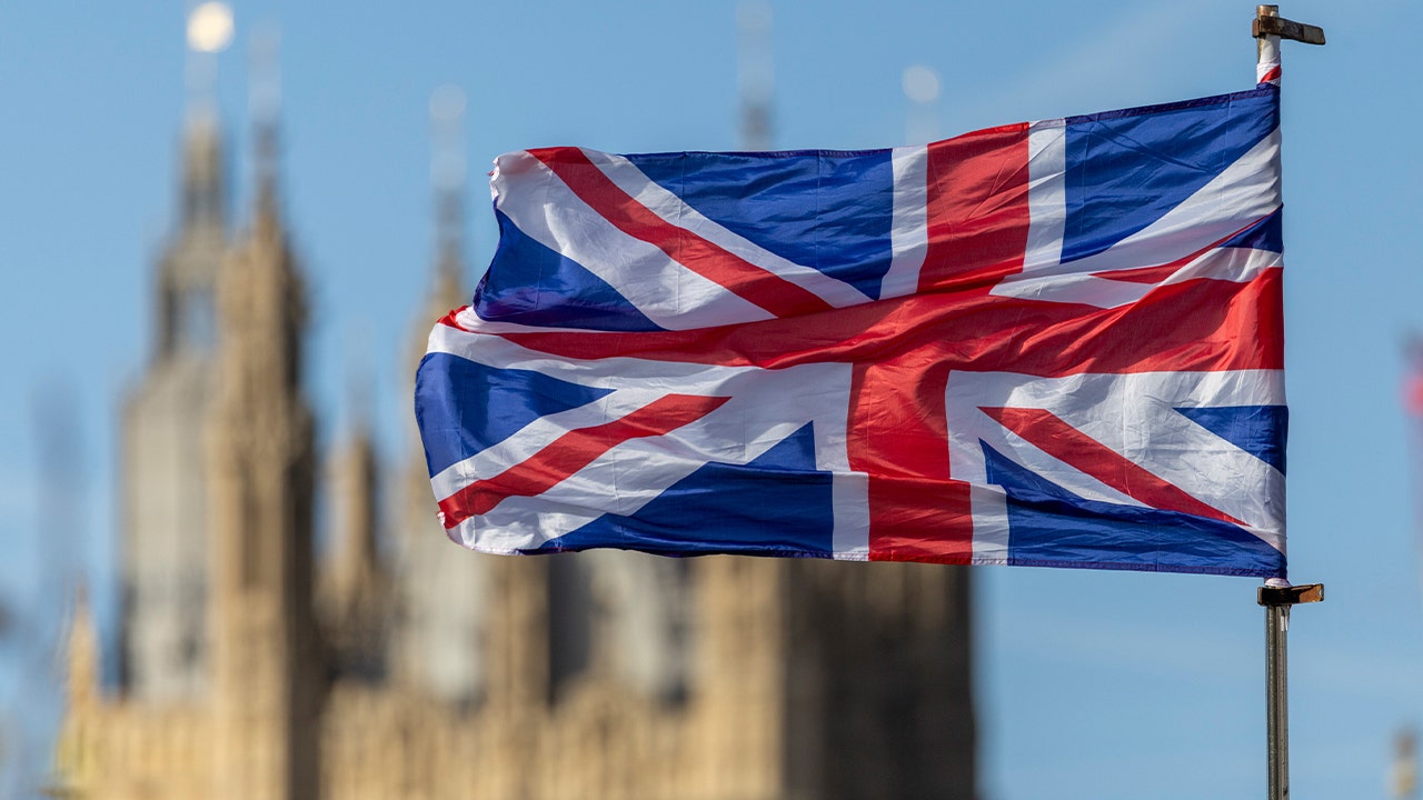 A pressão por um rompimento do Reino Unido aumenta após acordo histórico, com Trump apoiando a reunificação da Irlanda