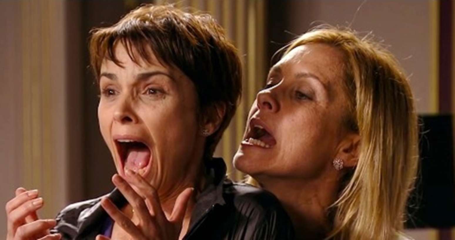 Nina/Rita (Débora Falabella) e Carminha (Adriana Esteves): a TV aberta agora divide protagonismo com várias plataformas digitais