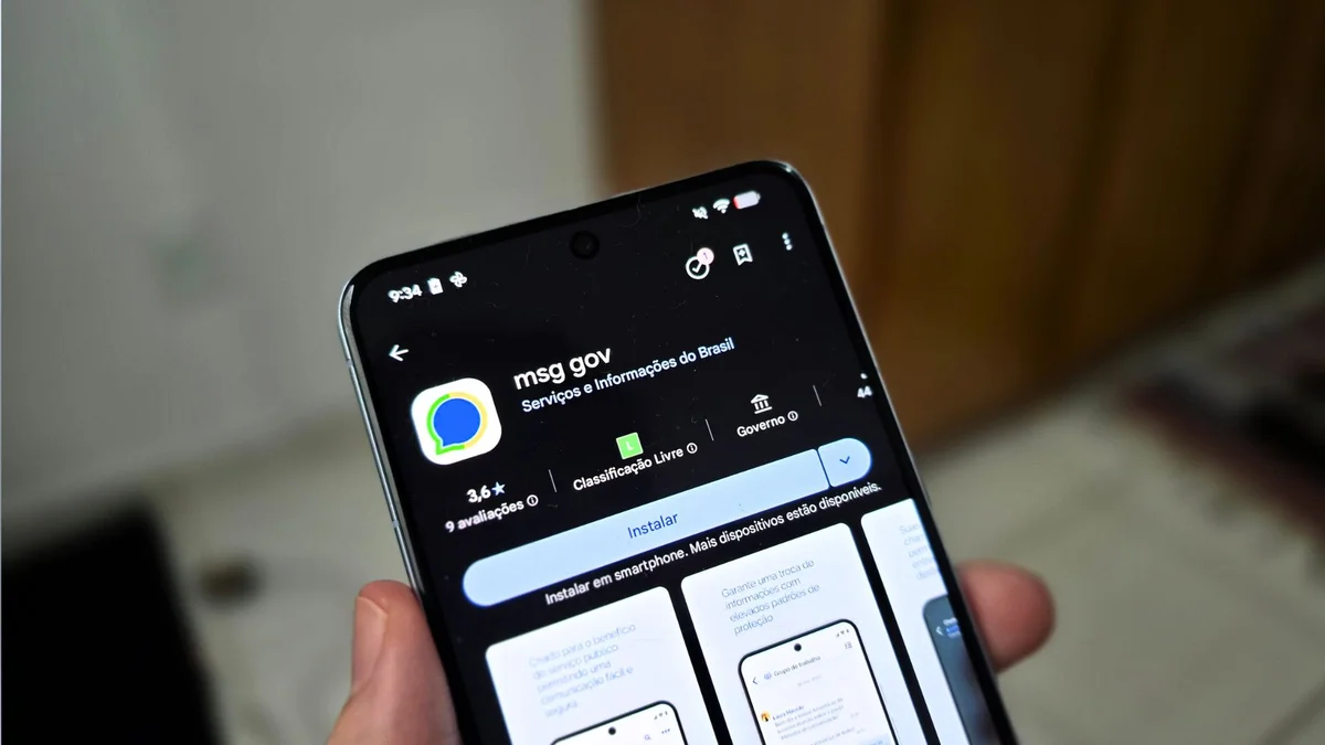 Celular com a página do Msg Gov na Play Store
