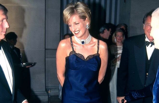 Rainha Elizabeth tentou devolver título real de Diana após morte da princesa, diz irmão