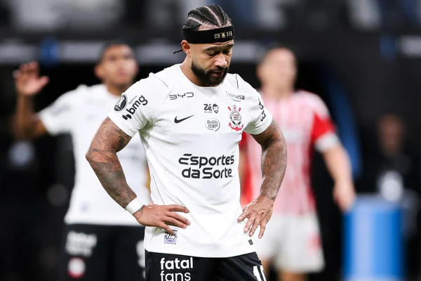 Marcelo Paz defende Memphis após pênalti perdido “Só perde quem bate” - destaque galeria