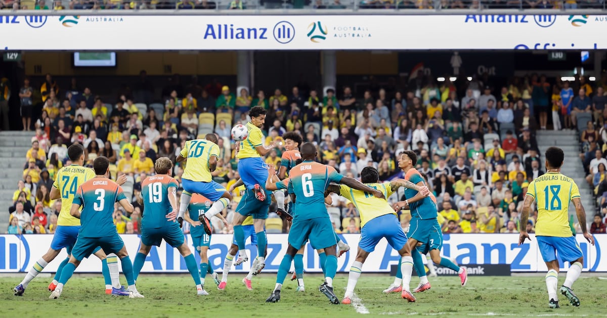 Depois do vexame contra a Austrália, Tenso, Ancelotti pede. ‘Torcedor tem que ter paciência.’ Brasil piorou depois da Copa. Assustador