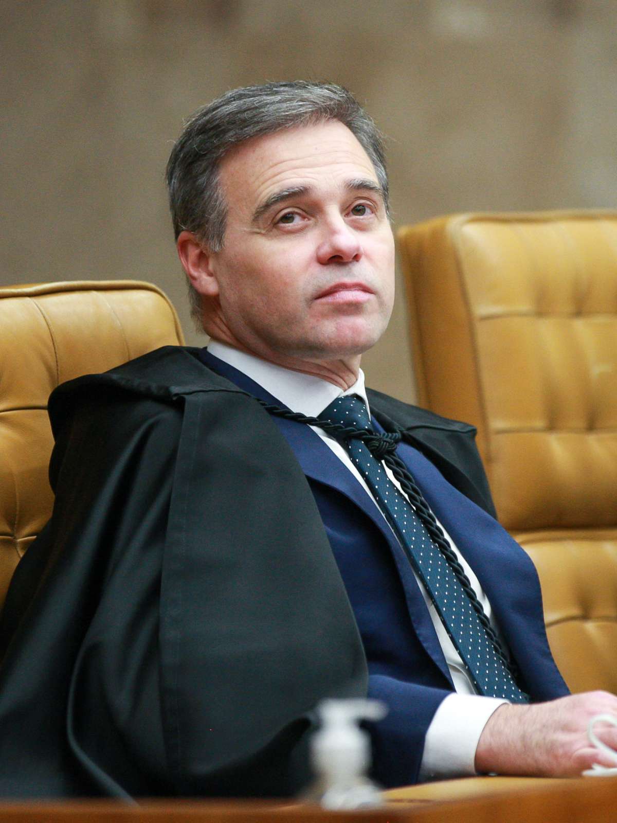 PT inicia ofensiva contra André Mendonça que envolve Lula e pede apoio de militantes