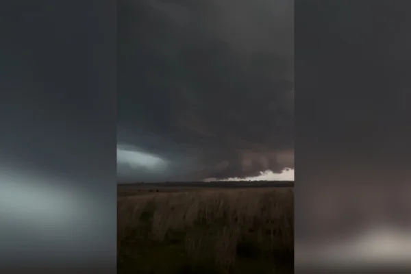 Supercélula é registrada durante temporais no Rio Grande do Sul