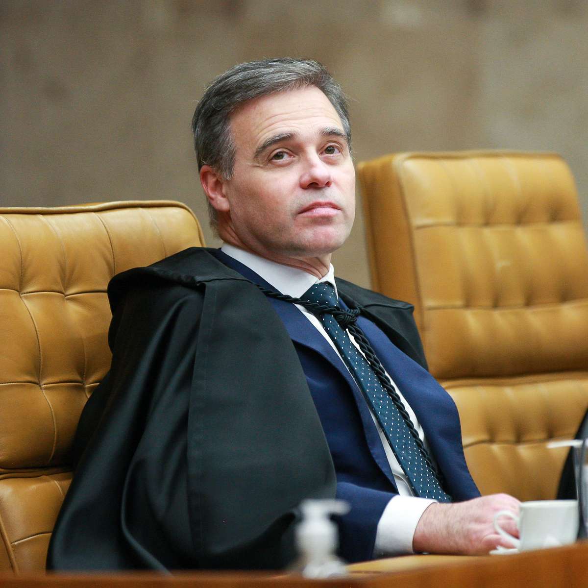 PT inicia ofensiva contra André Mendonça que envolve Lula e pede apoio de militantes