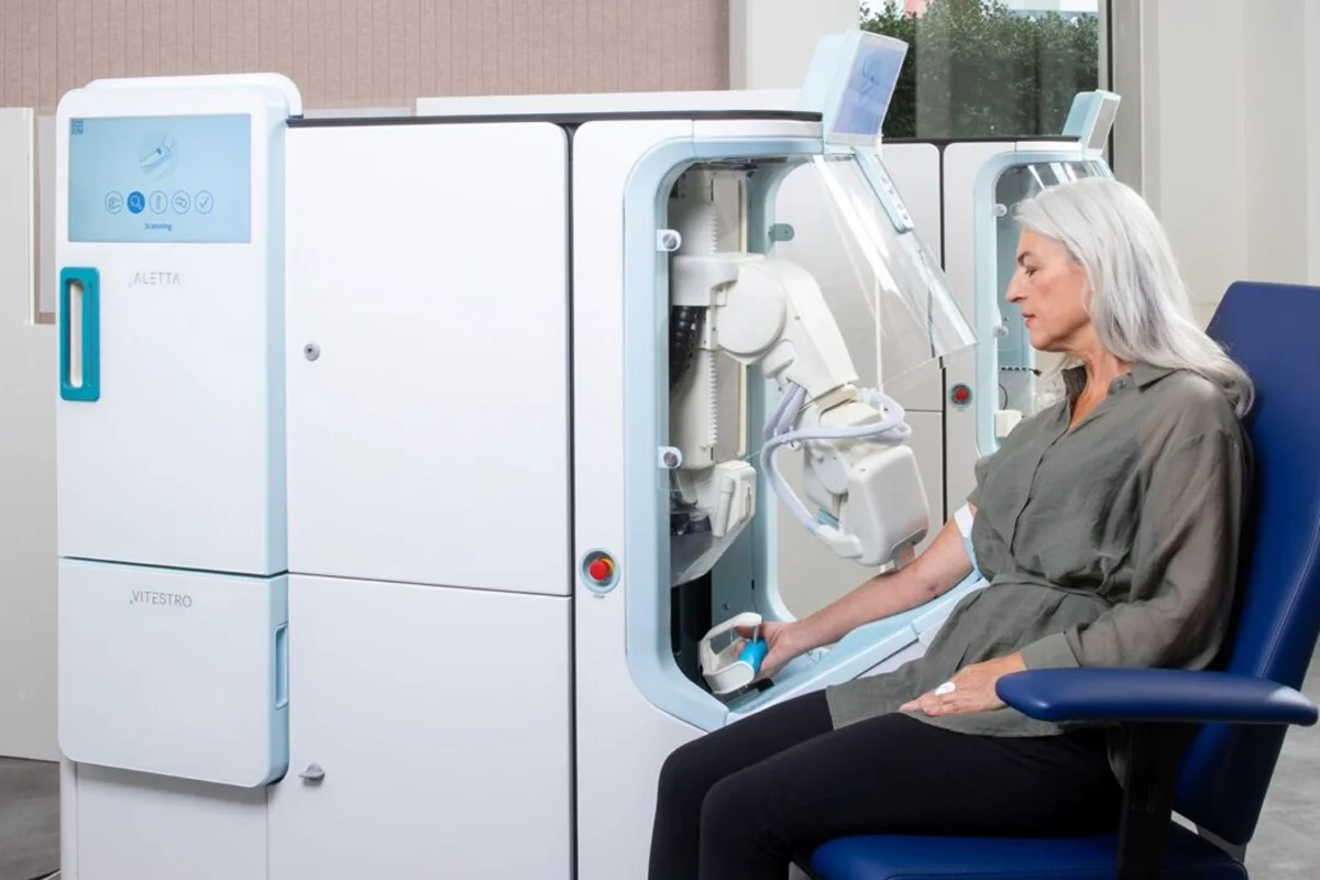 Primeiro robô que automatiza coleta de sangue é liberado nos EUA