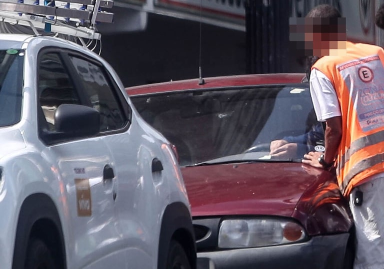 Adeus, flanelinhas? Belo Horizonte aprova lei que multa quem ‘cuida’ dos carros na rua