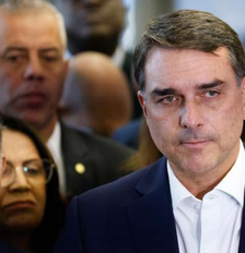 Relatório indica que relação entre Flávio Bolsonaro e Vorcaro não terminou na data divulgada por ele Foto: Wilton Junior/Estadão Conteúdo