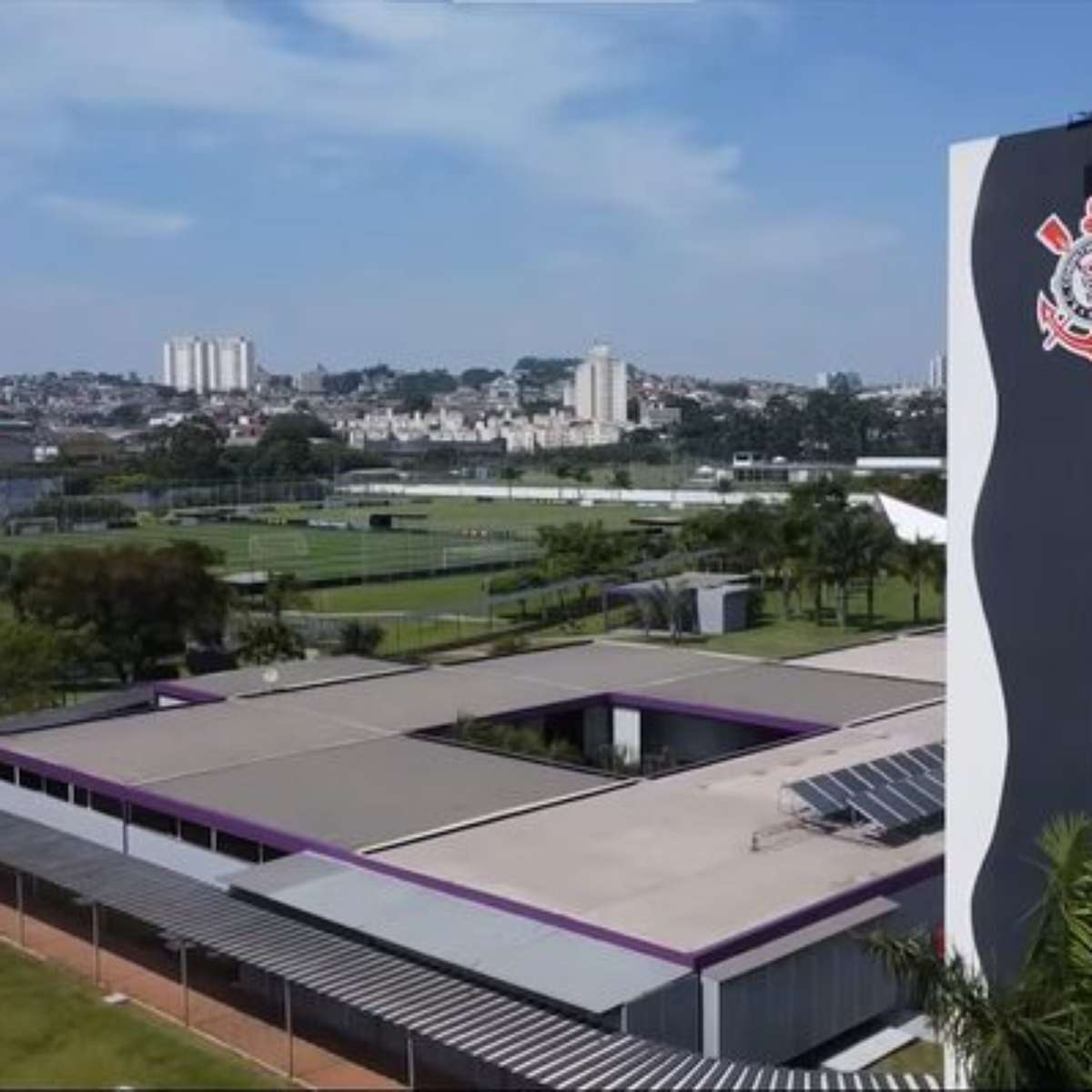 Presidente da Gaviões diz que Memphis quis bater pênalti para 'ficar bonito na foto'