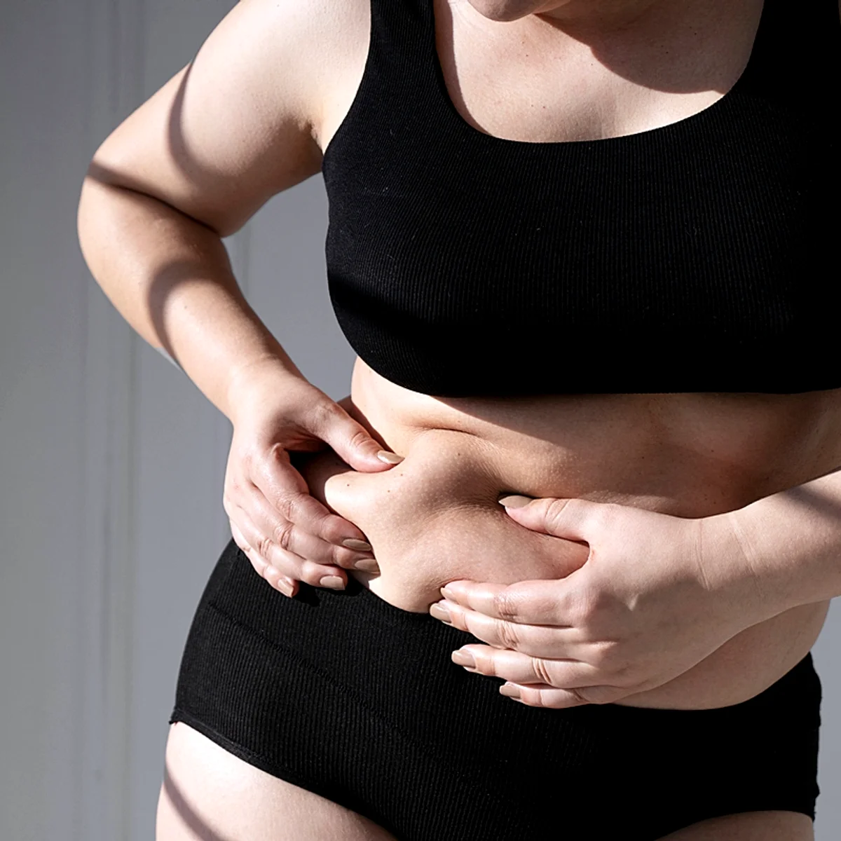 Gordura abdominal: nutri lista alimentos que podem "causar barriga"