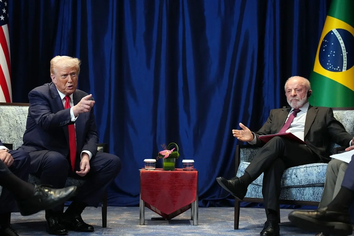 Foto colorida mostra os presidentes Trump (EUA) e Lula (Brasil) - Metrópoles