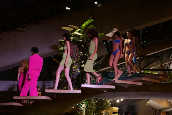 Louback, Sun Rose e George Azevedo levam moda autoral ao Metrópoles Catwalk