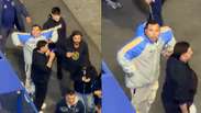 Torcedor do Boca Juniors &eacute; flagrado fazendo gesto racista ap&oacute;s jogo contra S&atilde;o Paulo