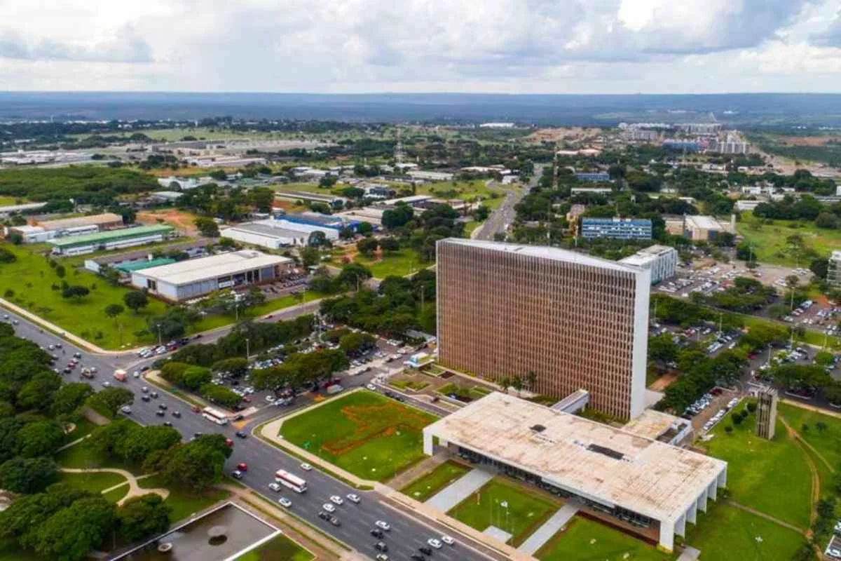 Confira a agenda dos candidatos ao GDF para este domingo (13/9)