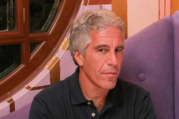 Nova ação contra Epstein pede US$ 6 milhões por imagens de abuso infantil - destaque galeria