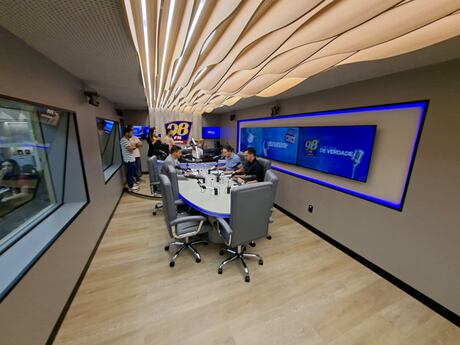 Roberto Cavalcanti destaca trabalho da equipe na nova estrutura da Rádio Correio, Portal e Arena