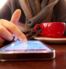 Hoje, para trabalhar, estudar, conversar, se informar e até resolver tarefas do cotidiano, é preciso usar algum tipo de tela Foto: Imagem ilustrativa/Unsplash