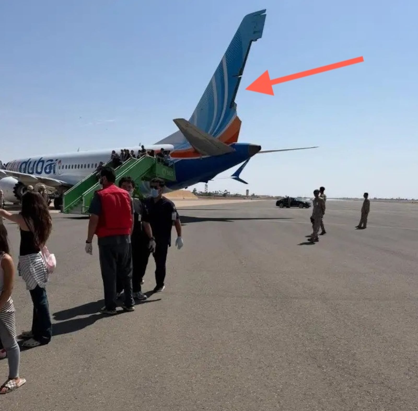 Boeing 737 MAX 8 da flydubai: lemes danificados e razão de descida 10 vezes maior que o habitual Reprodução/X/@cpt340