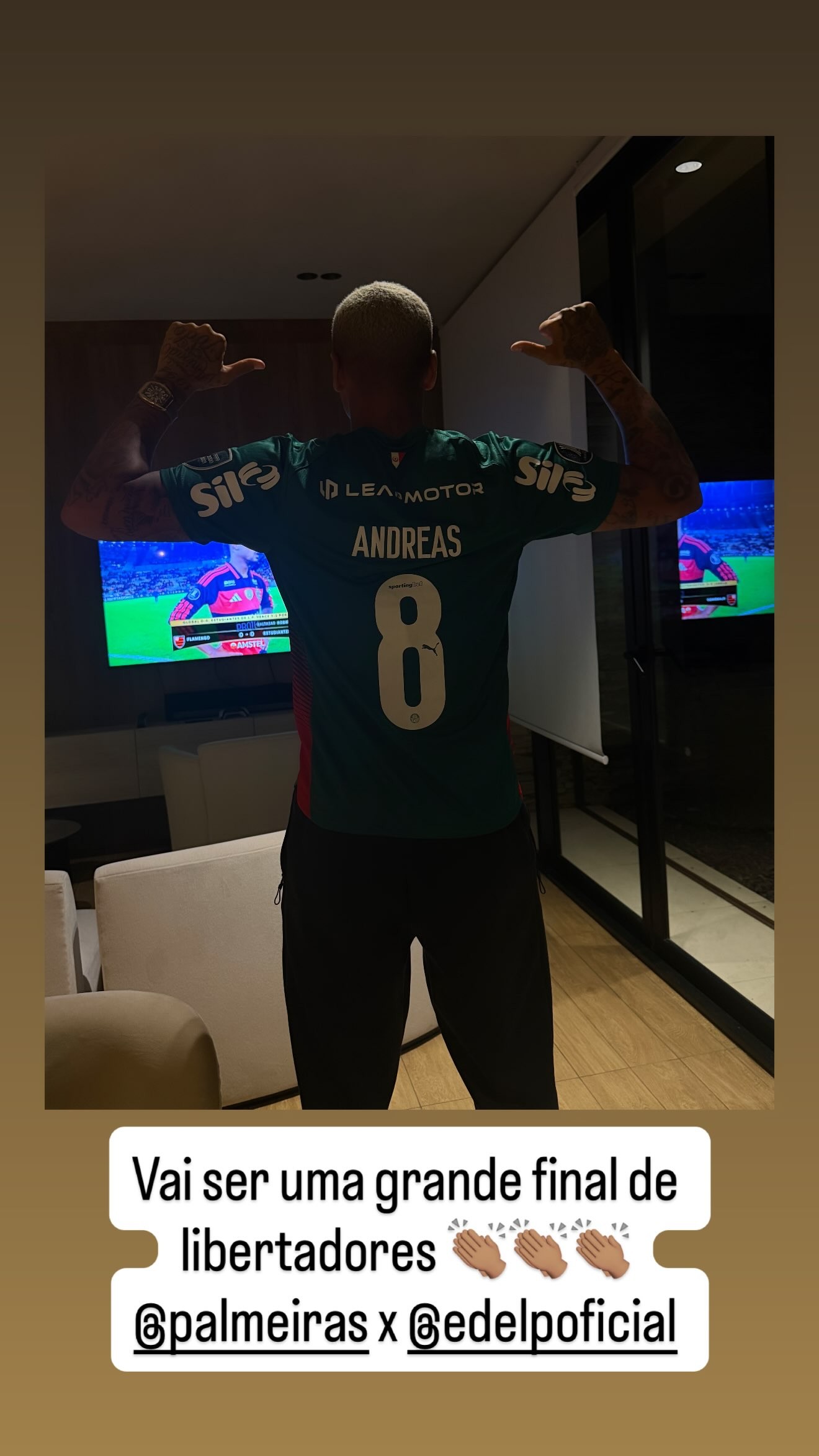 Com camisa de Andreas Pereira, Deyverson comemora eliminação do Flamengo na Libertadores