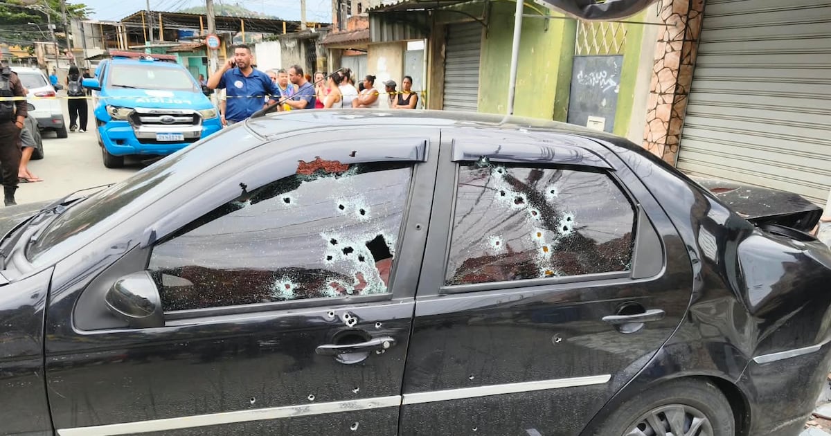 Homem é executado a tiros e outra pessoa é atingida por bala perdida em São João de Meriti
