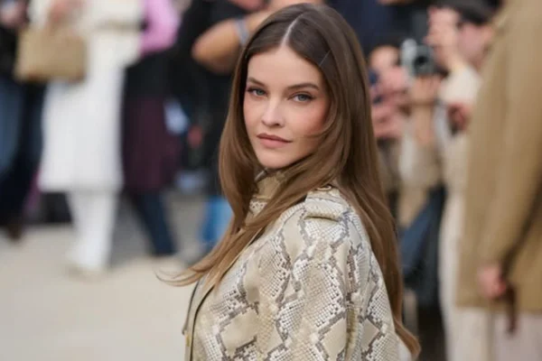 Barbara Palvin revela quais exercícios prefere para cuidar do corpo
