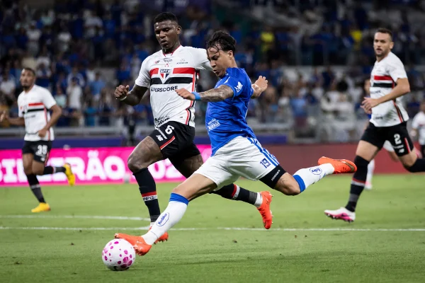 Cruzeiro vence São Paulo no Mineirão e entra no G-4 do Brasileirão - destaque galeria