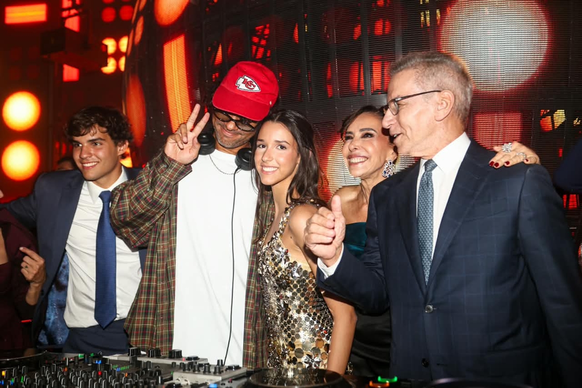 Keinemusik e Pedro Sampaio animam aniversário de Marita Estevão Lira