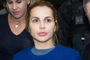 Mãe de Deolane critica amigos da influencer que não a defendem: “Ratos”