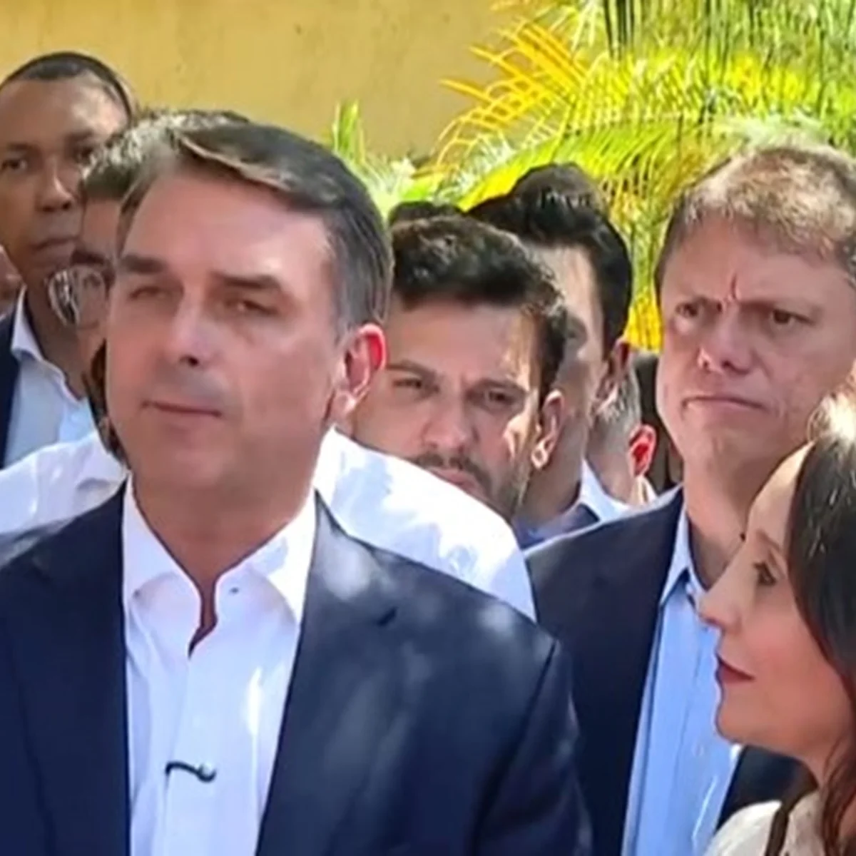 Flávio recebe apoio formal do Podemos na disputa pelo 2º turno das eleições