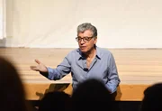 Paulo Betti manda recado a autores de novelas: "Estamos aí"