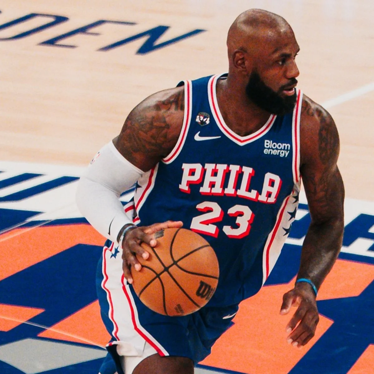 Em estreia de LeBron James, 76ers batem campeões Knicks em 1° jogo da NBA