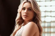 Mãe de Deolane critica amigos da influencer que não a defendem: “Ratos”