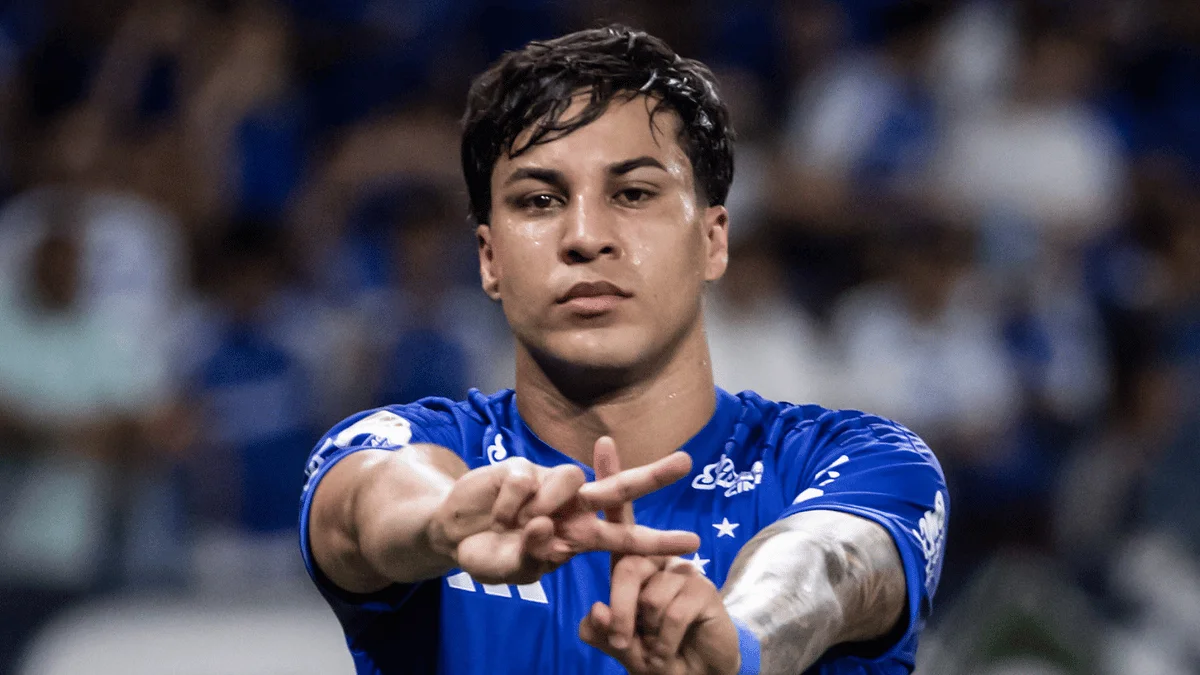 Cruzeiro vence São Paulo no Mineirão e entra no G-4 do Brasileirão