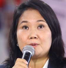 Keiko Fujimori defende regras mais rígidas de disciplina, mas restrições à aparência dos estudantes já provocam críticas Foto: Leonardo Fernandez/Getty Images / Perfil Brasil