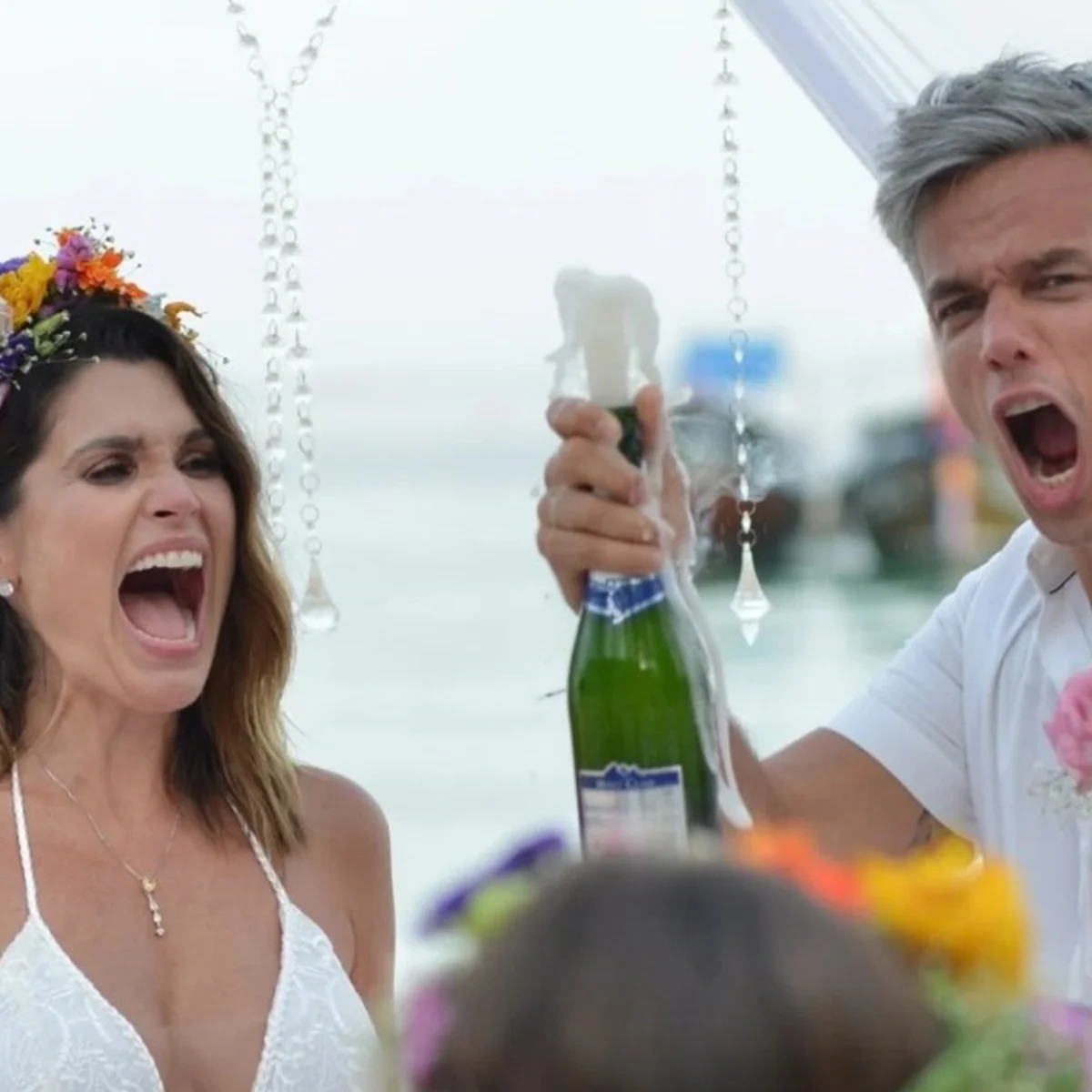 Otaviano Costa resgata renovação de votos com Flávia Alessandra. Veja fotos