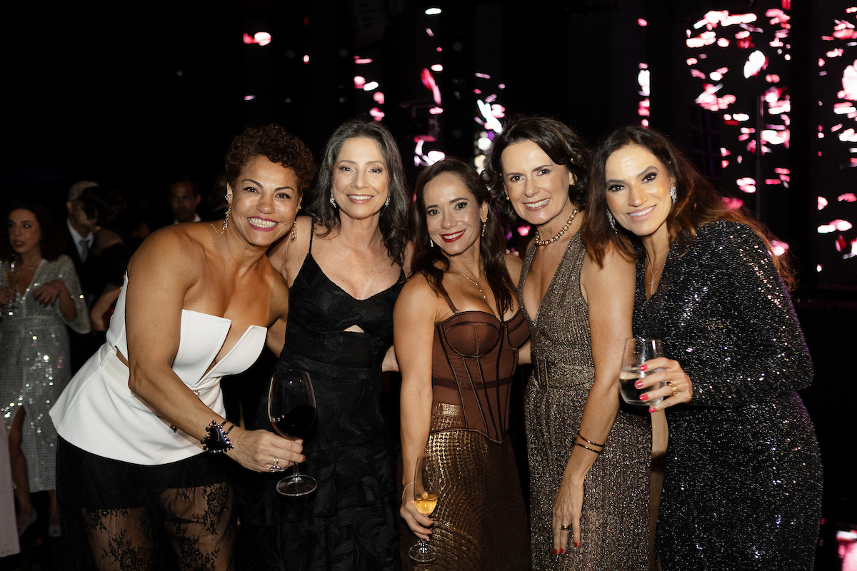 15 anos de Marita Estevão Lira agita capital federal com atrações ilustres