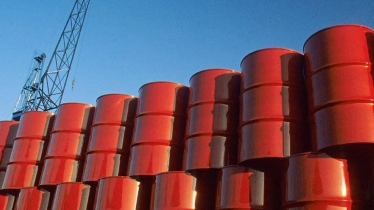 Petróleo passa de US$ 106 por barril após conflitos entre Rússia e Ucrânia
