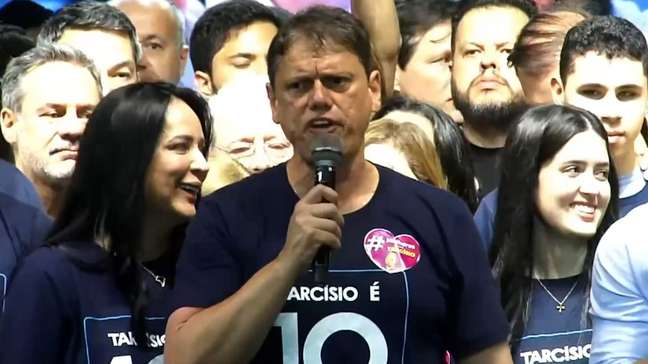 Palanque esvaziado e governador mais ativo: como a vitória de Tarcísio em SP pode interferir na corrida presidencial entre Flávio e Lula