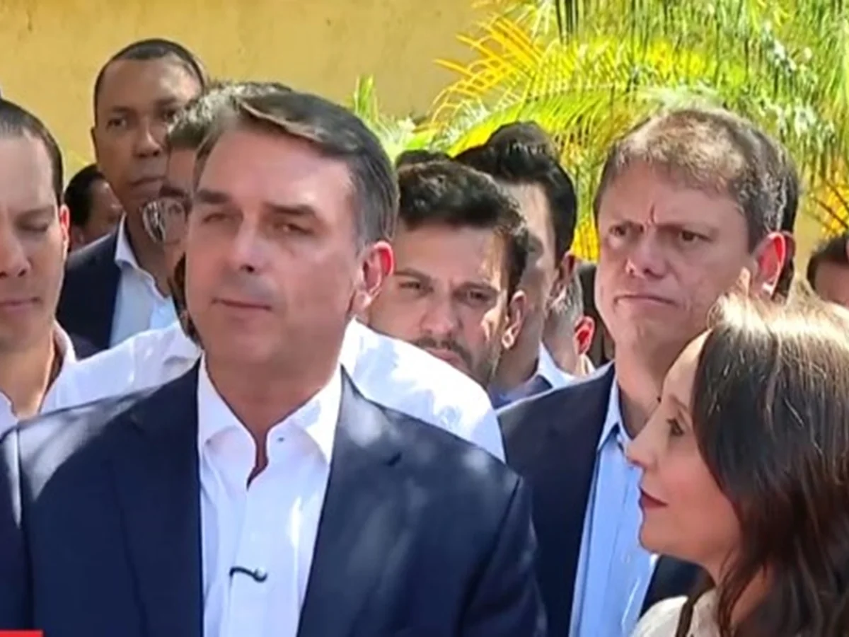 Flávio recebe apoio formal do Podemos na disputa pelo 2º turno das eleições