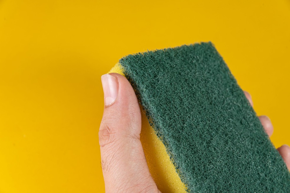 Grades do forno estão imundas? O truque que facilita a limpeza
