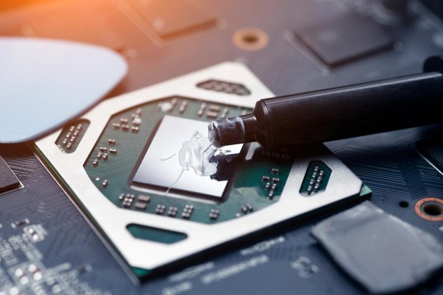 Notebook lento e esquentando? Trocar a pasta térmica pode ser a solução